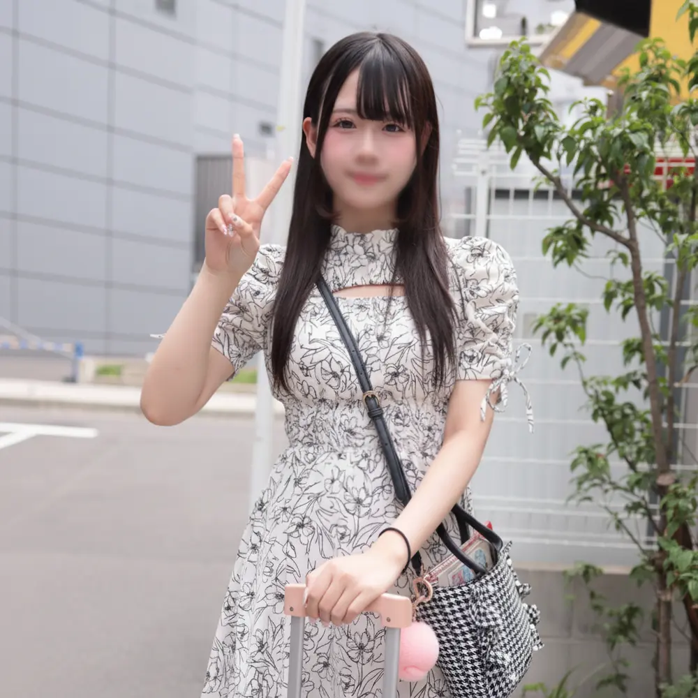 FC2-PPV-4773787 独占販売【22迄1290pt】 【初撮】ガチ18才経験人数1人?色白現彳殳専.門〇生。ある訳で撮影応募、巨根で激しく突かれパイパンマンコに精液を注ぎ込む