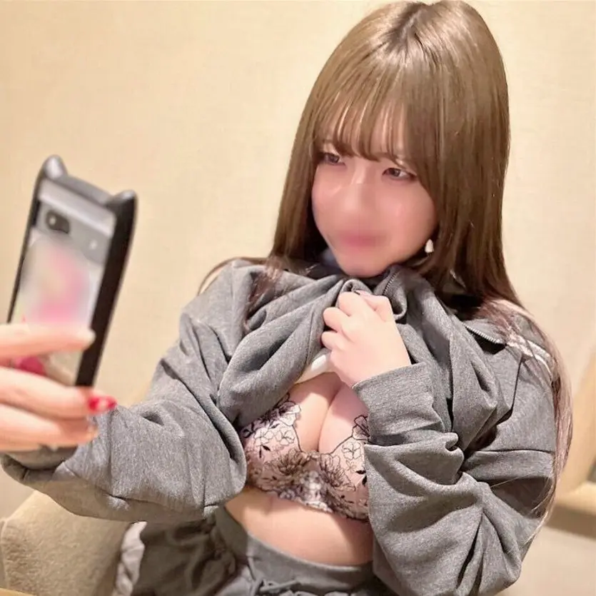 FC2-PPV-4674054 「中出しマ●コにダブルピース♡♡」ノリノリスレンダーF乳ムスメとイチャラブSEX♥汗だくデカマンビラの吸着快感に耐え切れず2連続暴発射精\!