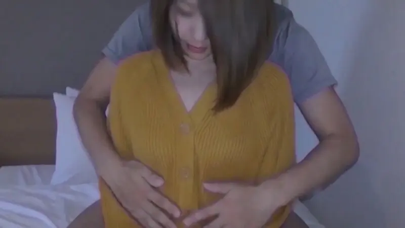 FC2-PPV-4688995 【5日間限定販売・再編集版・薄顔モザイク】白昼のホテルで、お*様へのお土産の買物中に呼び出されて中出しされる秋田美人妻 再編集版