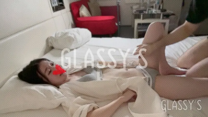 FC2-PPV-4701919 #25 可愛過ぎる日本人スレンダー美女と大量潮吹き生ハメSEX│GLASSY'S