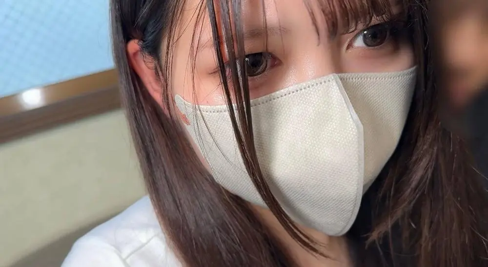 FC2-PPV-4713731 独占販売54%OFF!【完全素人】 カワイイのにエロすぎる逸材19歳。危※日だけど生挿入。あまりの気持ちよさに腰が止まらず大量中出し。