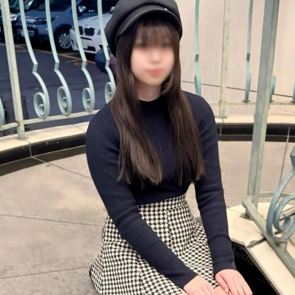 FC2-PPV-4623867 50%OFF!経験人数1人な上に初体験は５cm の短小ペニスで終了。1　８才大**を初イキ大量中出しで放任する動画です。FPSプロゲーマー隠れ神ボディ！