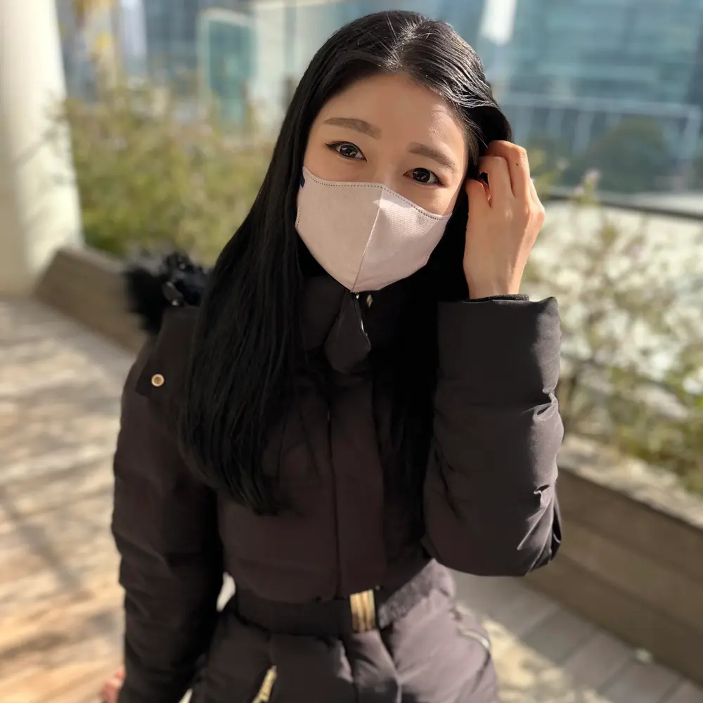 FC2-PPV-4480698 独占販売60%OFF!※初撮り\! !! 清楚綺麗め有名ブランドのお嬢様店員とハメどり「身バレしなければ公開していいですよ...」冬撮影、今ようやく公開!!!