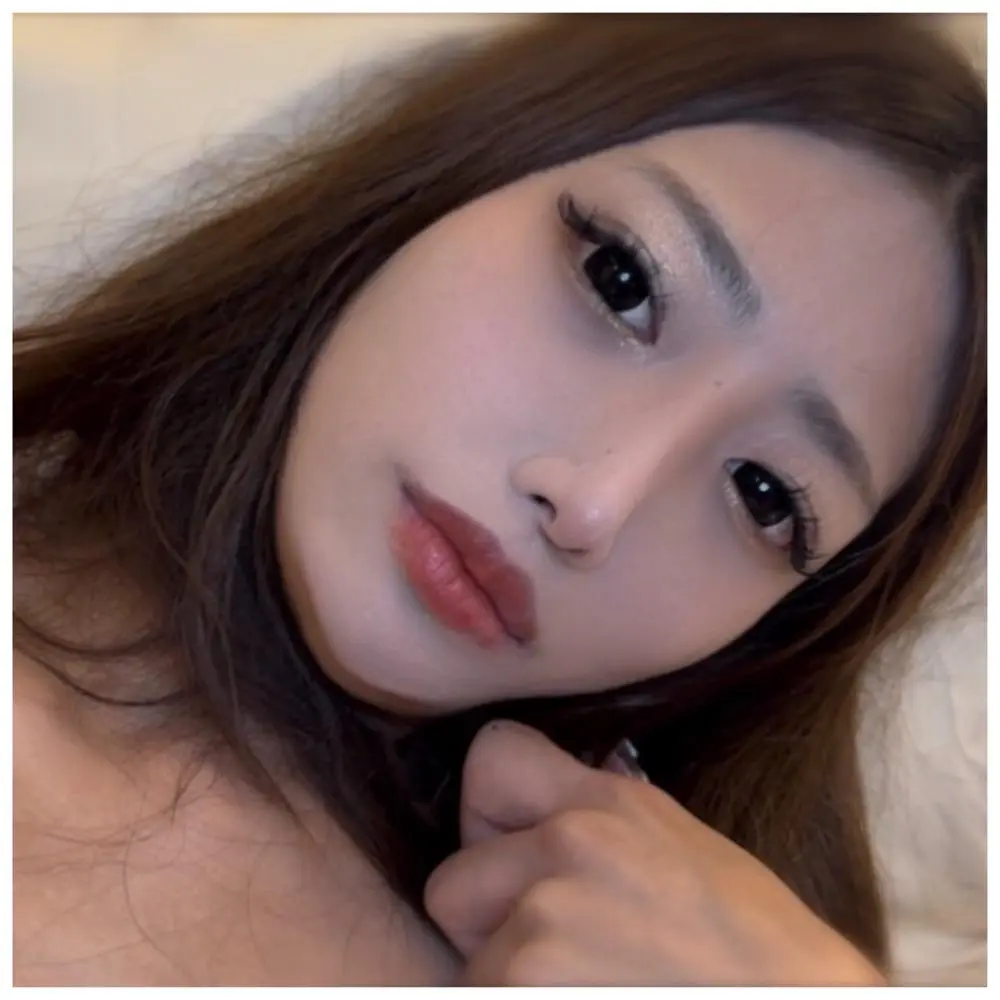 FC2-PPV-4485731 【無】 もはや2次元の規格外スーパーボディ！！完璧に仕上がった美巨乳神スタイルの持ち主えみちゃん！！群を抜いたスレンダークビレFカップ美女に大量中出し！！