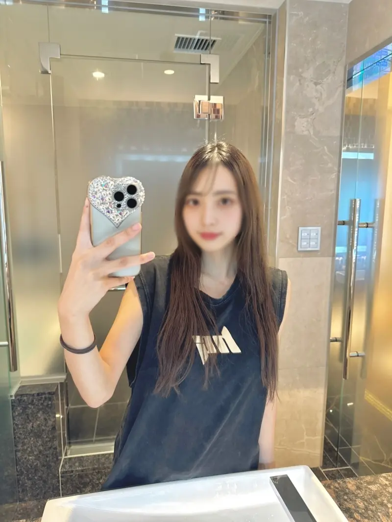 FC2-PPV-4546071 【顔出し】【初撮り】YouTuberの卵がFC2降臨！撮影の緊張と気持ちよさでちびってしまいました。。。※レビュー特典は彼女のプライベート写真と動画です