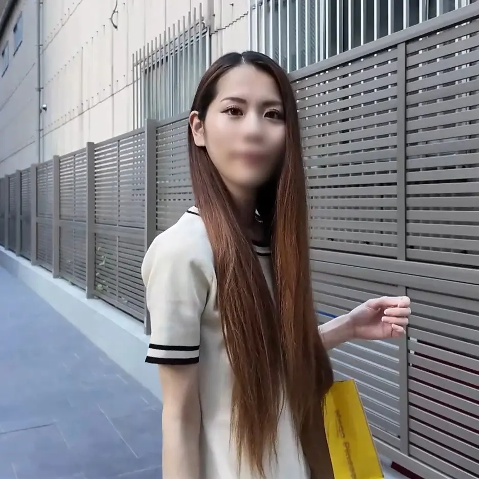 FC2-PPV-4550185 初撮※旦那が仕事中にスレンダー美人妻を呼び出しNTR、昼間からパッコパコ犯ス！！旦那より濃ゆい精*を根こそぎごっくん【無】