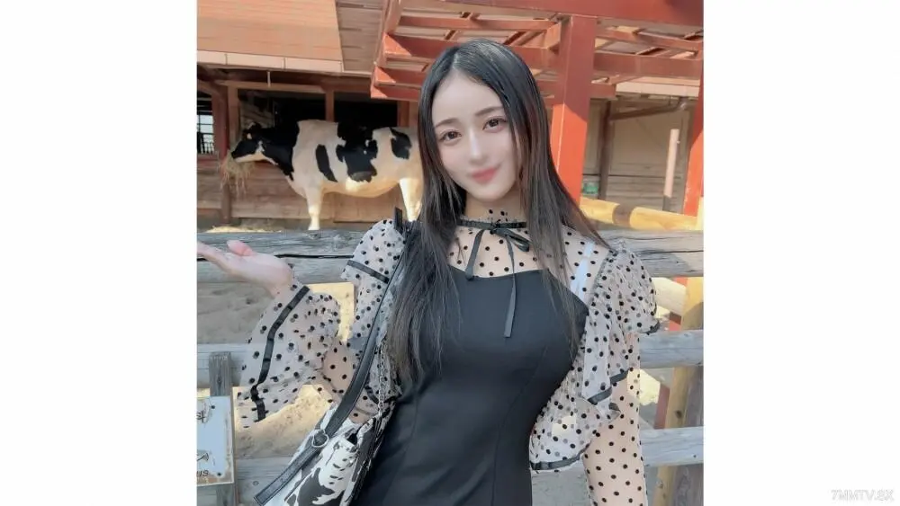 FC2-PPV-4159520 第一次拍照和露臉！ ！限時3天！ ！這位面容可愛的妖嬈美女的真面目，是性慾極強的變態E罩杯巨乳女…露天暴露性慾，跨坐在男人身上，尖叫快感射精！ ！