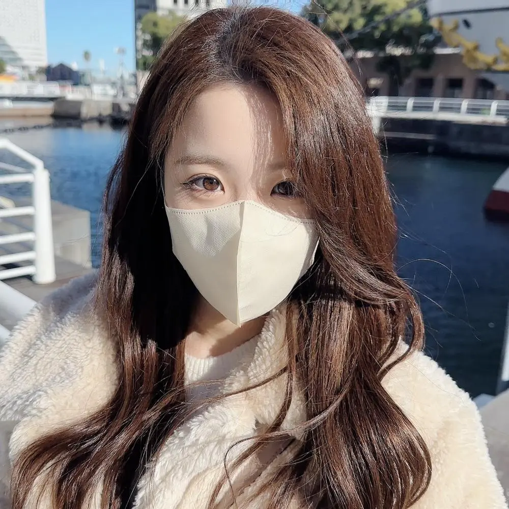 FC2-PPV-4210439 独占販売50%OFF!【無修正】 奇跡のマスク外し。就活中のクビレ美ボディ**が中年チンポ狙って誘惑してくる！たれ美乳おっぱいでパイずりした。