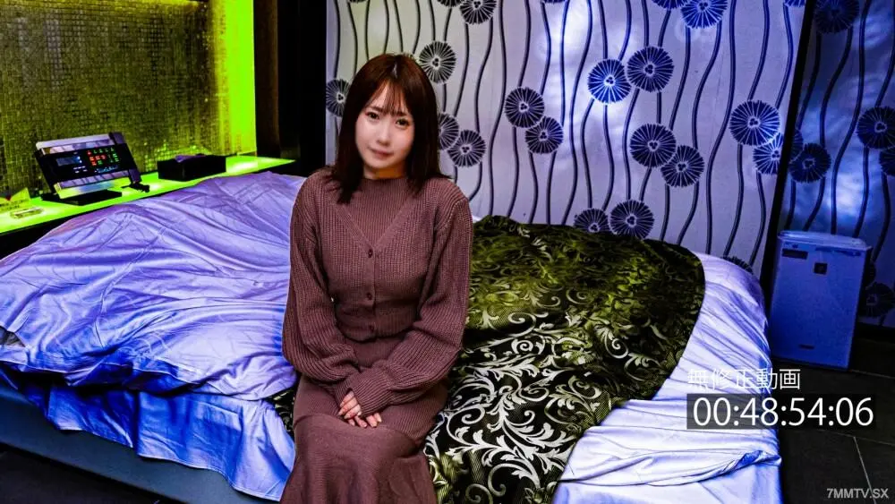 FC2-PPV-4291978 具有受虐氣質的妻子。我沒有理會，就自己處理了play。生中出 口內射精。