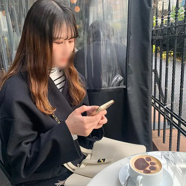 FC2-PPV-4296541 【完全顔出し】 【ハメ撮り・中出し】いざ事が進むと硬直！自分の中の殻から飛び出したいという文系にまさかの中出し