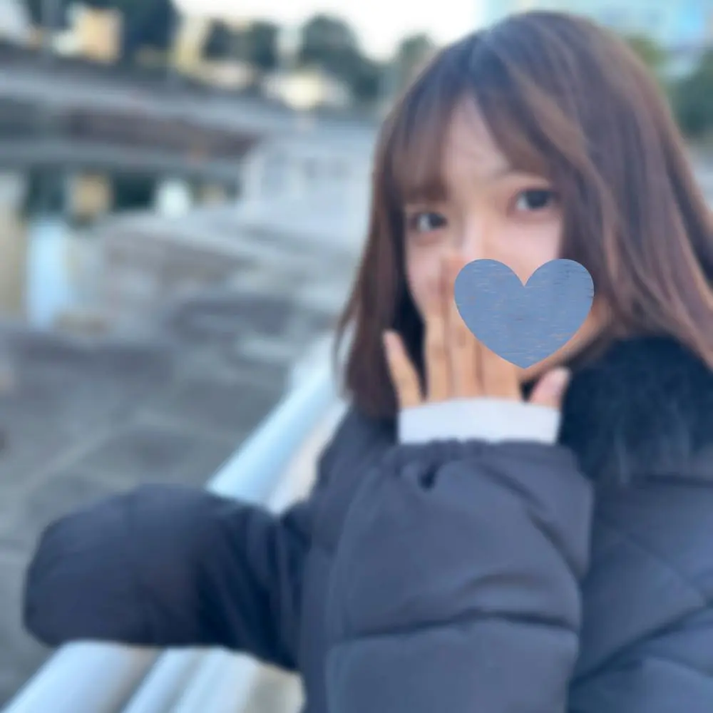 FC2-PPV-4298598 独占販売50%OFF!【無修正】 360度の美が虎視眈々と出張中中年おじさんを逆ナン。ホテルへ連れさられて中出し。賢者チンポを絶えず咥えて精*根こそぎ絞り出す！