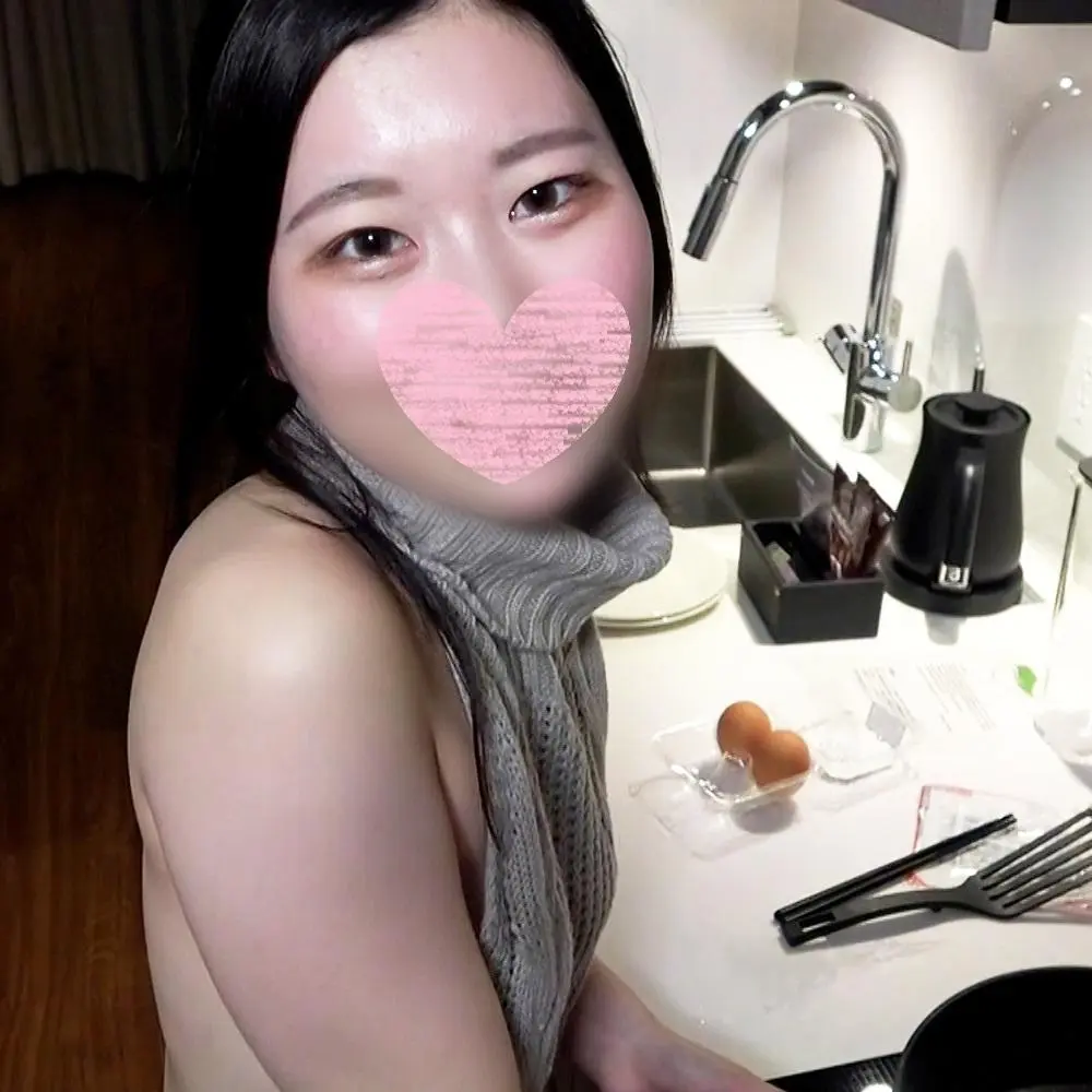 FC2-PPV-4414334 【無】 ハタチのミナトちゃんと甘々なハメ撮り。料理を作っておマ〇コ湿らせて待っててくれる純粋な彼女に首〇めFCUKで無慈悲な中出し。特典動画有り