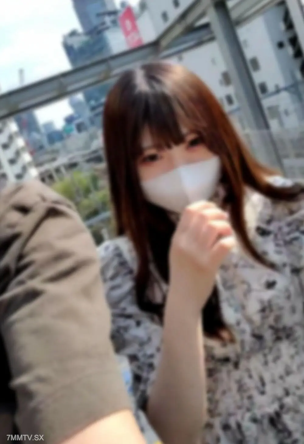 FC2-PPV-3745440 “我是單親家長，我的學費是......”一個18歲的白皮膚女性，對她的第一次P.活動感到緊張。拒絕以法律為盾牌的無知女人被塞滿並陰道射精兩次。 。