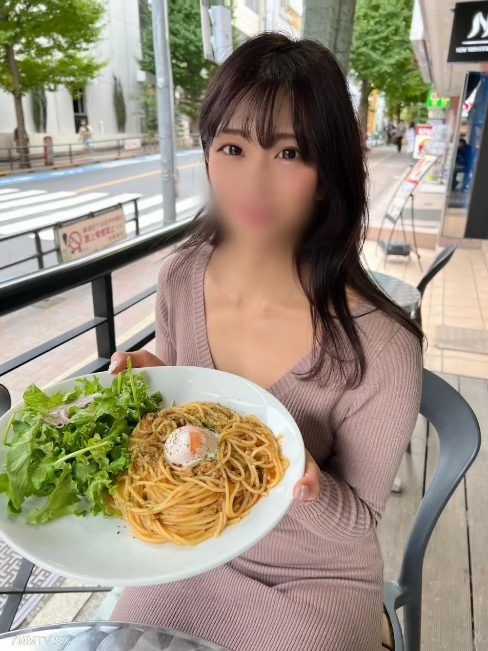 FC2-PPV-3157285 【MVP実録】【完全素人リアル若妻】 旦那とのsexレスをを他人棒で解消するリアル素人若妻の実録　浮気の楽しさを知った彼女はなんと生中出しさせてくれる変態妻に変貌しました。
