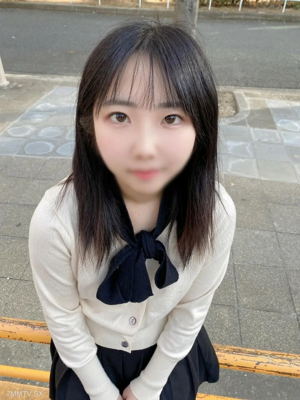 FC2-PPV-3192256 １週間限定 2980→1980 【2作品＋α/初撮り】純粋で素直な女の子まみちゃん。ハメ撮りとカメラマン有り撮影で２回中出し。