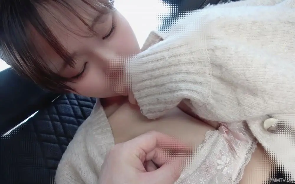 FC2-PPV-3231541 我在鄉下找到的一個女孩◯生R-chan，見面後立即在車上口交，Mankupa，從串麵包的縫隙中猛烈魷魚後，我會在嘴裡射精