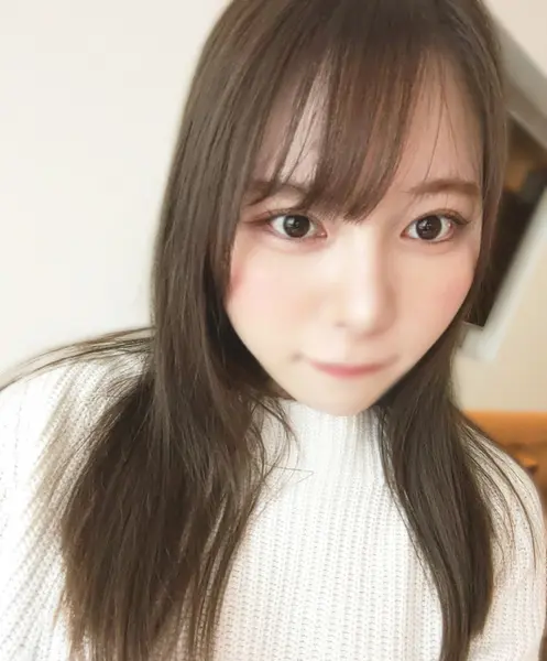 FC2-PPV-2852978 独占販売1本のおまけ動画あり【無修正】 おっとりなのに小悪魔な21歳大**。色白で透明感溢れる素肌とシミ付きパンティーがエロすぎる。ニコニコと表情を変えながらの焦らしフェラで誤射寸前、撮影困難