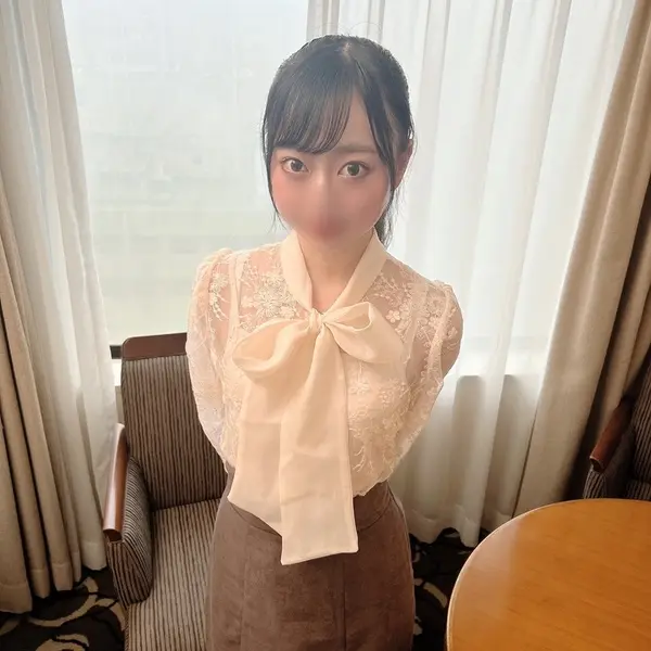 FC2-PPV-2982484 夢を追いかけるアイドルルックな**再び！ 大人びた格好と変わらぬちっぱい、パイパンマンコを存分に堪能。