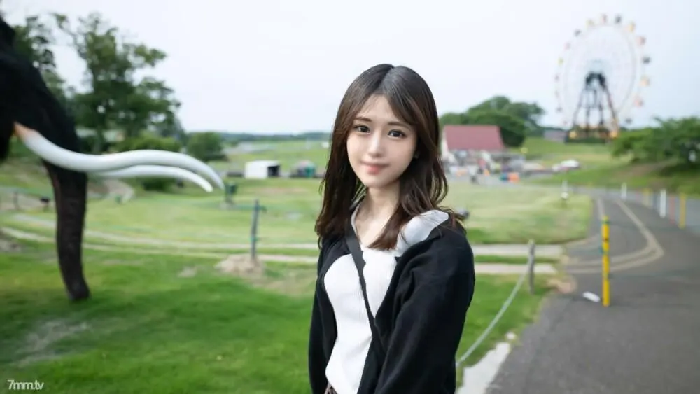 FC2-PPV-3079302 完全顔出し！個数限定！【無修正】シネマ画風！可憐なあざと可愛いアイドルフェイスの美◯女女子◯生が今じゃ可憐な女子大生！！僕をダメにする美白で華奢な美体に連続膣内射精！！
