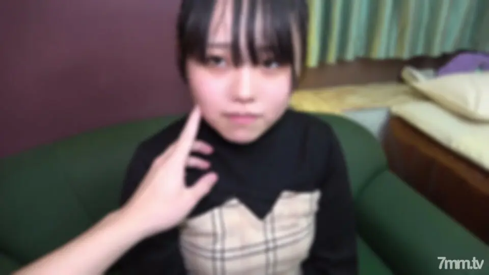 FC2-PPV-3081676 高学歴●女ほどスケベになっていく事実。18歳の真面目っこも裏ではしっかりやることやってます！