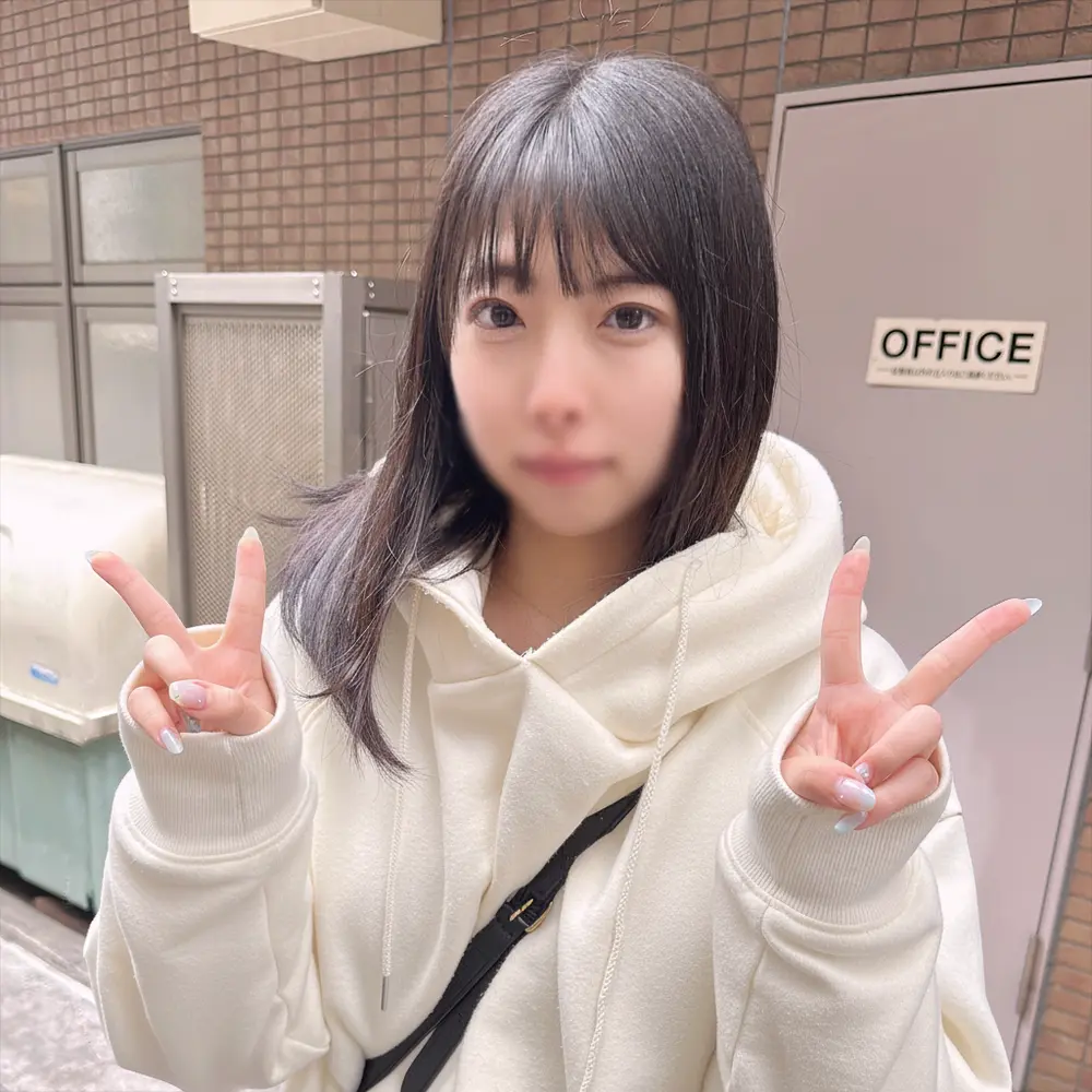 FC2-PPV-4925888 独占販売【特典付き!】 上京したての小柄な関西**。オカネのために再びハメ撮りバイト♡濃厚フェラでオチンポ様にご奉仕して色白美尻揉まれながら膣奥ピストンで孕まされる㊙映像‼