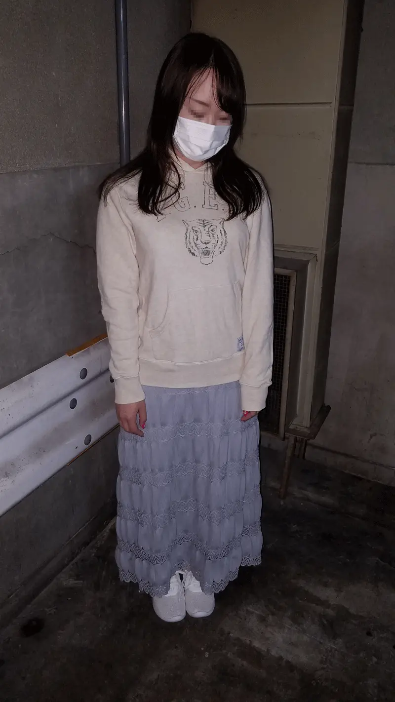 FC2-PPV-1954757 近所で**【個人】 託児所の駐車場で弄び。預けた間に他人棒で**大量潮吹きする奥さん。