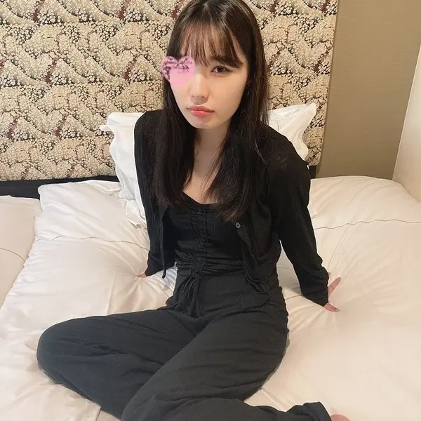 FC2-PPV-2077664 街角ナンパ・バーで知り合った21歳色白スレンダーの美容師さん。 初生SEXマシンガン発射‼